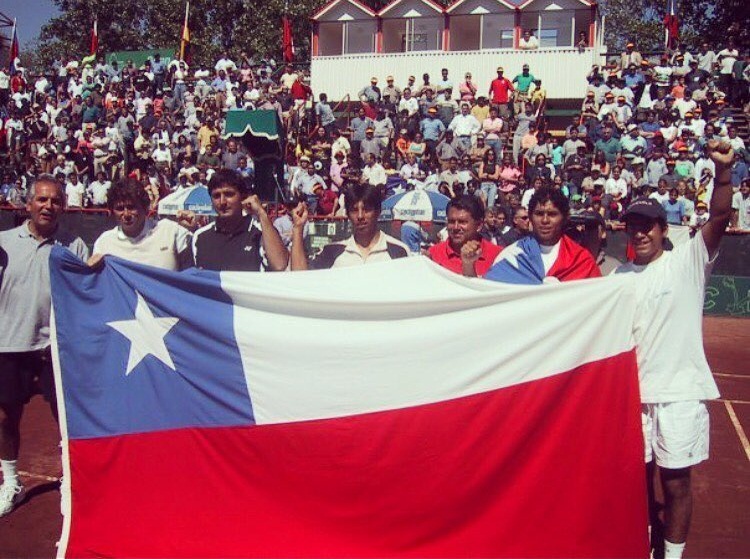 4 títulos mundiales de Tenis para Chile en 7 finales disputadas por equipos - 2001: Los dueños de casa lo consiguen por primera vez