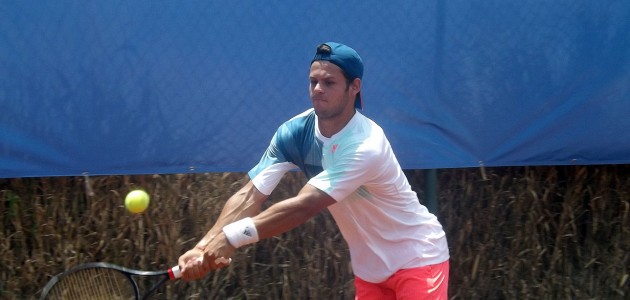 Esteban Bruna cayó en singles y se aferra al dobles en Holanda