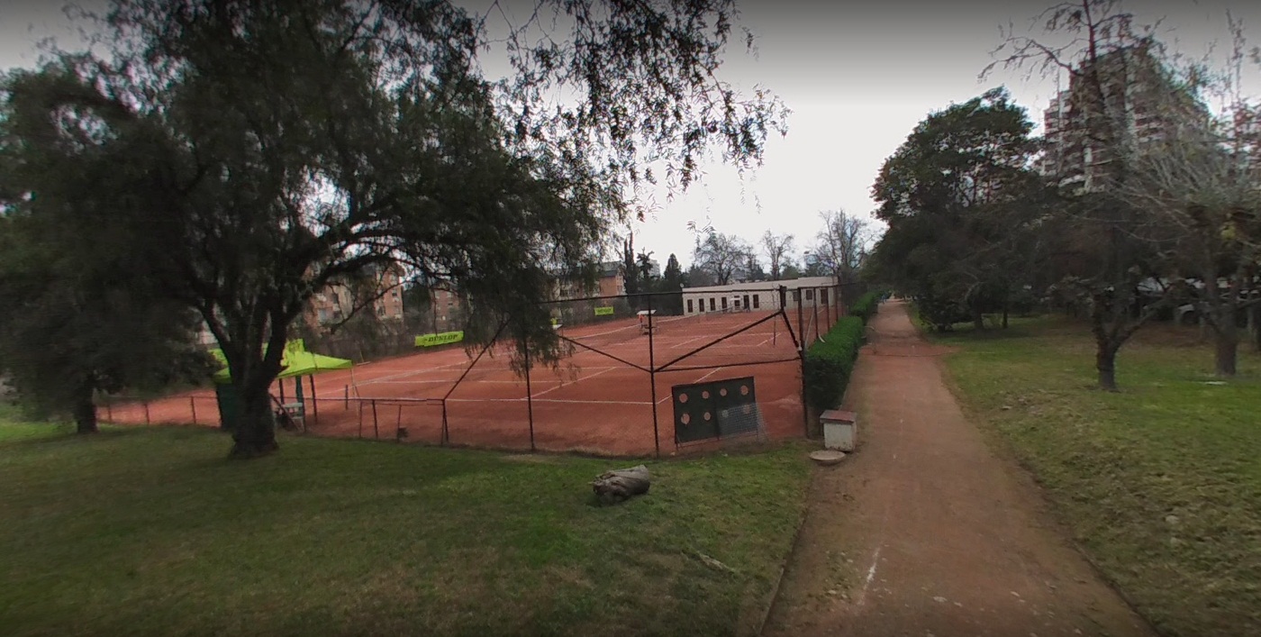 Construirán viviendas sociales sobre canchas de tenis a una cuadra del Parque Arauco en Santiago