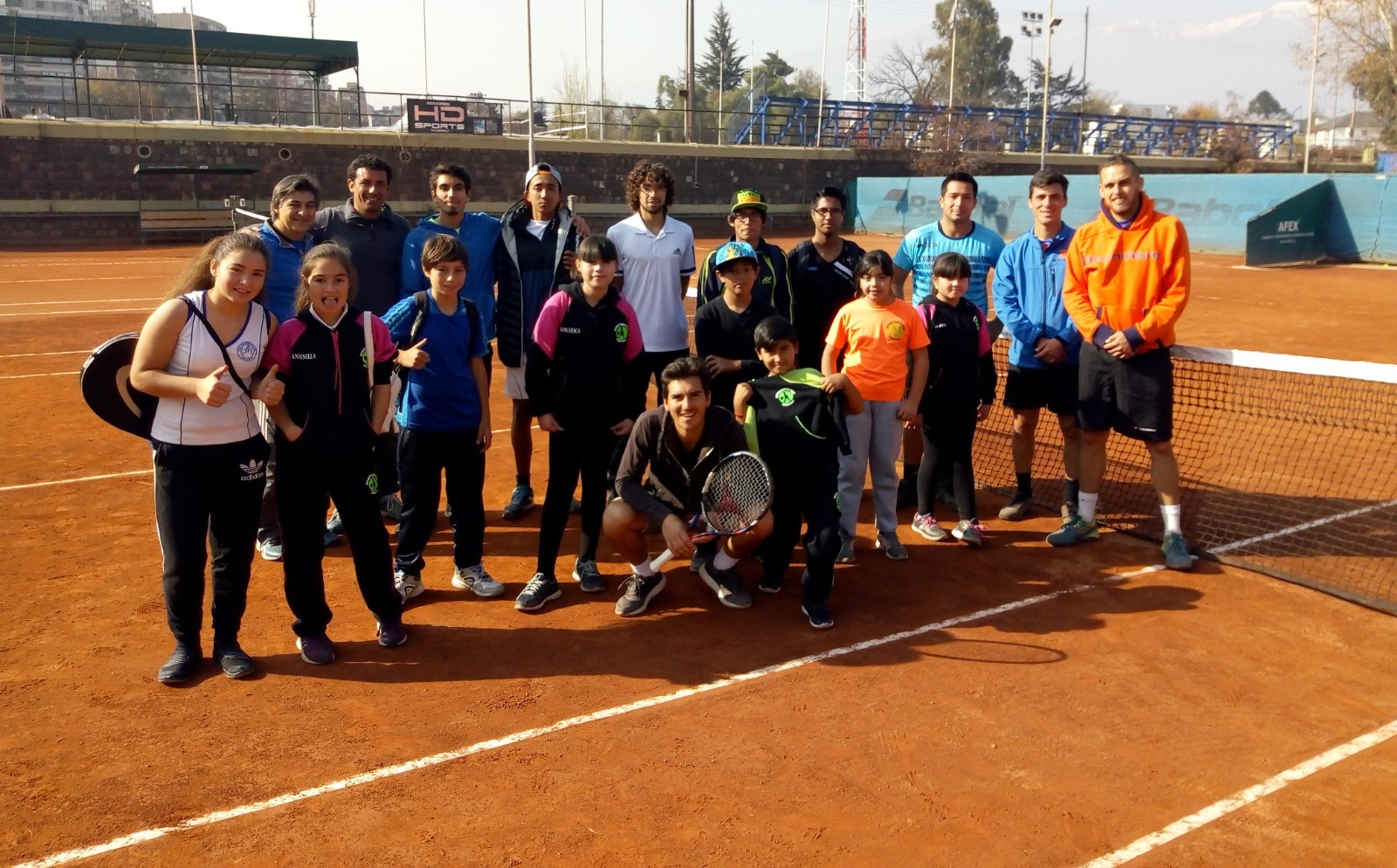 Futuros para el Tenis y Stade Francais realizaron exitosa actividad con Saavedra, Núñez, Sáez y Urzúa