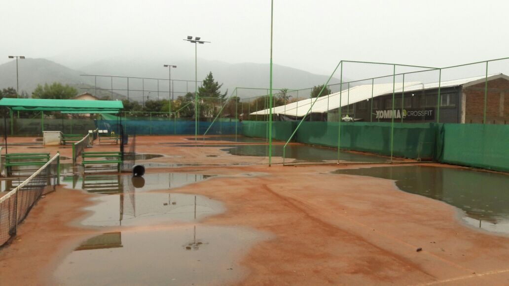 Lamentable accidente destruye canchas de Club de Tenis Gabriela Mistral