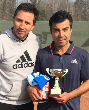 Rivera y Urrejola ganan torneos Senior