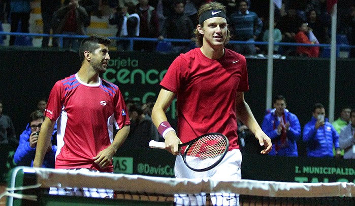 Jarry y Podlipnik imponen su tenis para ganar el dobles y quedarse con la serie ante República Dominicana