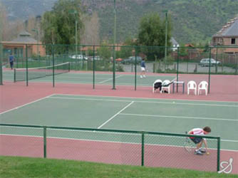 Match point en La Dehesa: La disputa por la venta de los terrenos del ministro Valente (en $2.500 millones) donde funciona un club de tenis